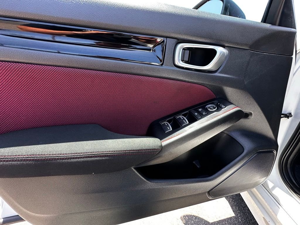 Used 2024  Honda Base image 24