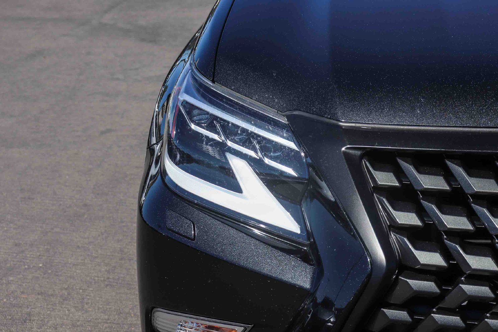 Certified Used 2023 Black Lexus 460 image 11
