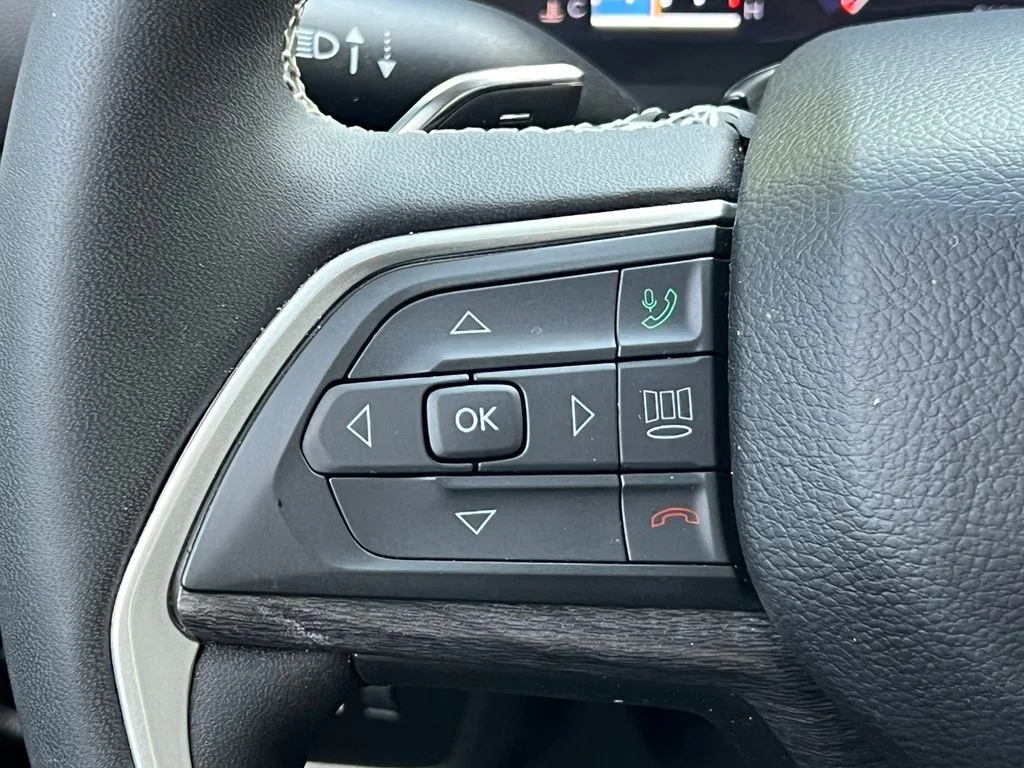 Used 2023 White Jeep Limited image 20