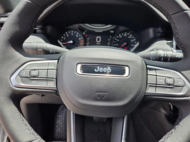 New 2026 Bright White Clearcoat Jeep Latitude image 15