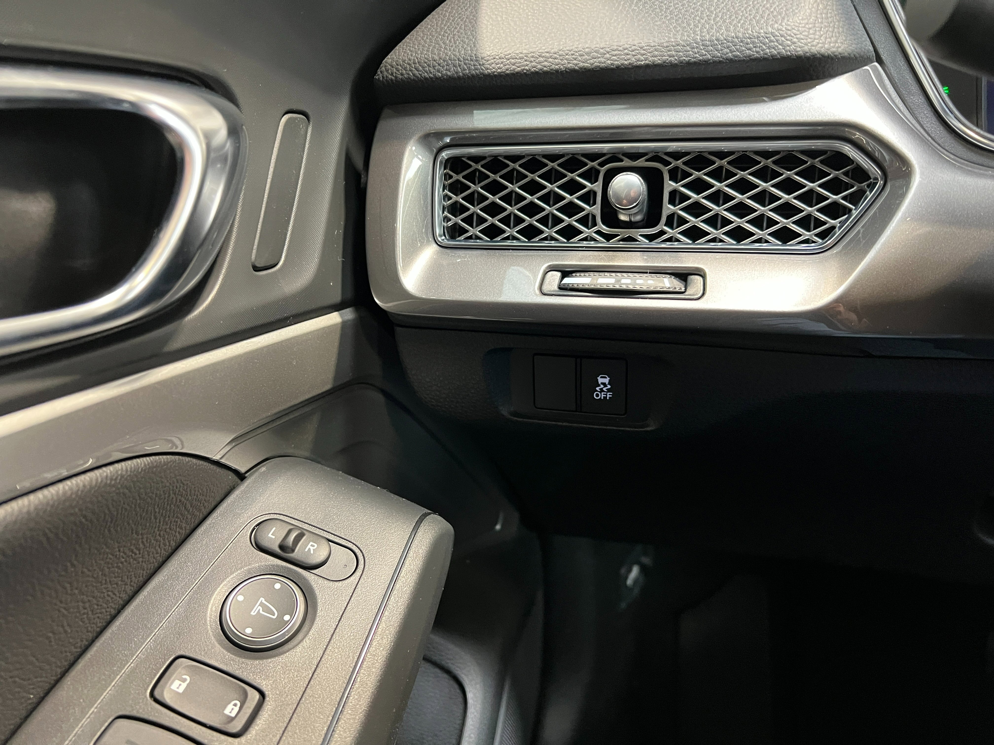2025 Acura Integra Base - Photo 15