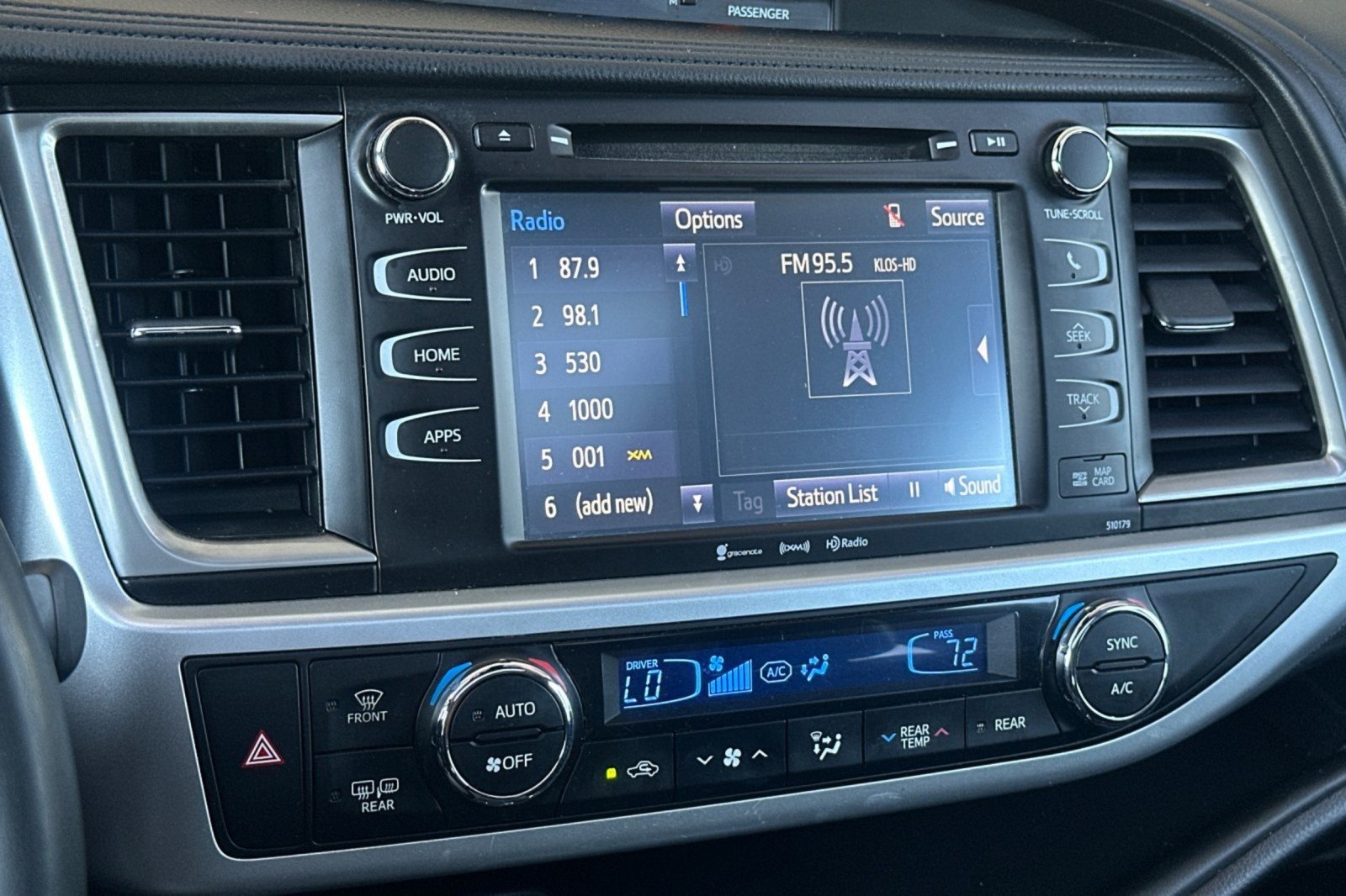 Used 2018 CELESTIAL SILVER MET Toyota SE image 18