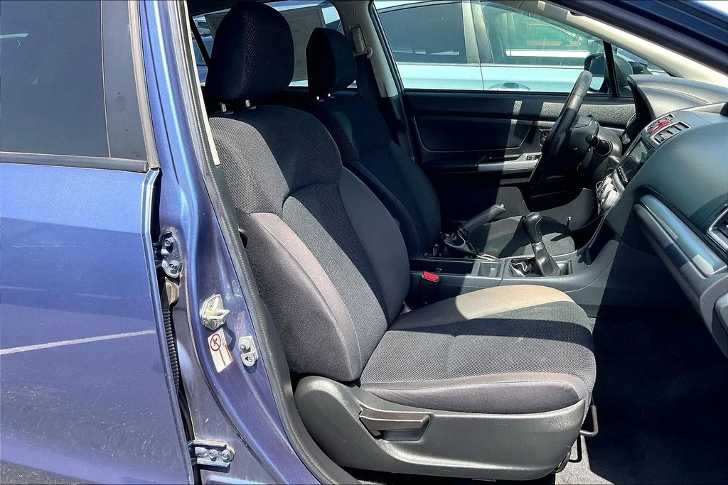 Used 2017 Blue Subaru 2.0i image 6