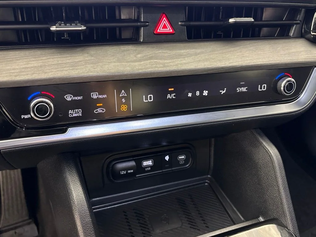 Used 2025 Red Kia X-Line image 39