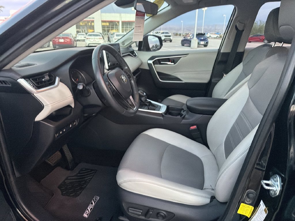 2019 Toyota RAV4 XLE Premium - Photo 26