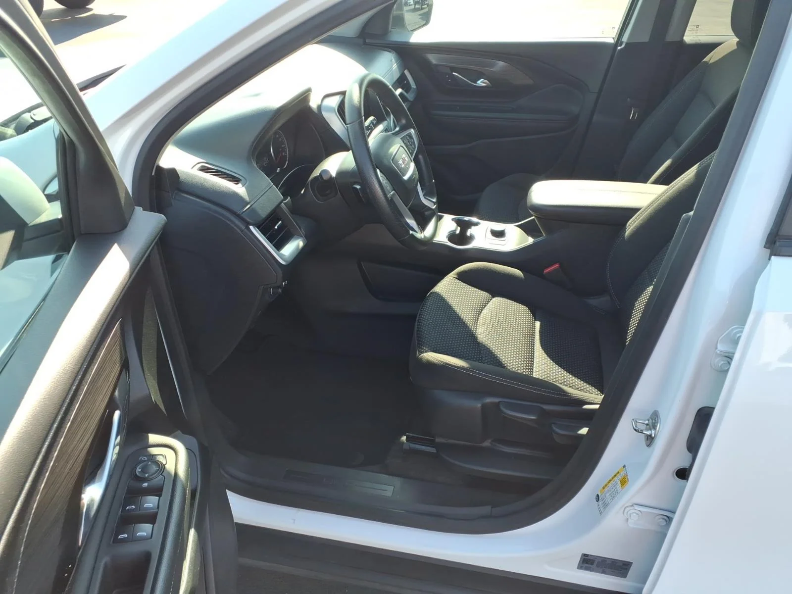 Used 2024 Summit White GMC SLE image 18