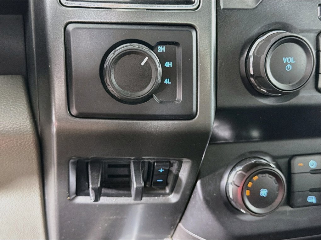Used 2022 Silver Ford XLT image 22