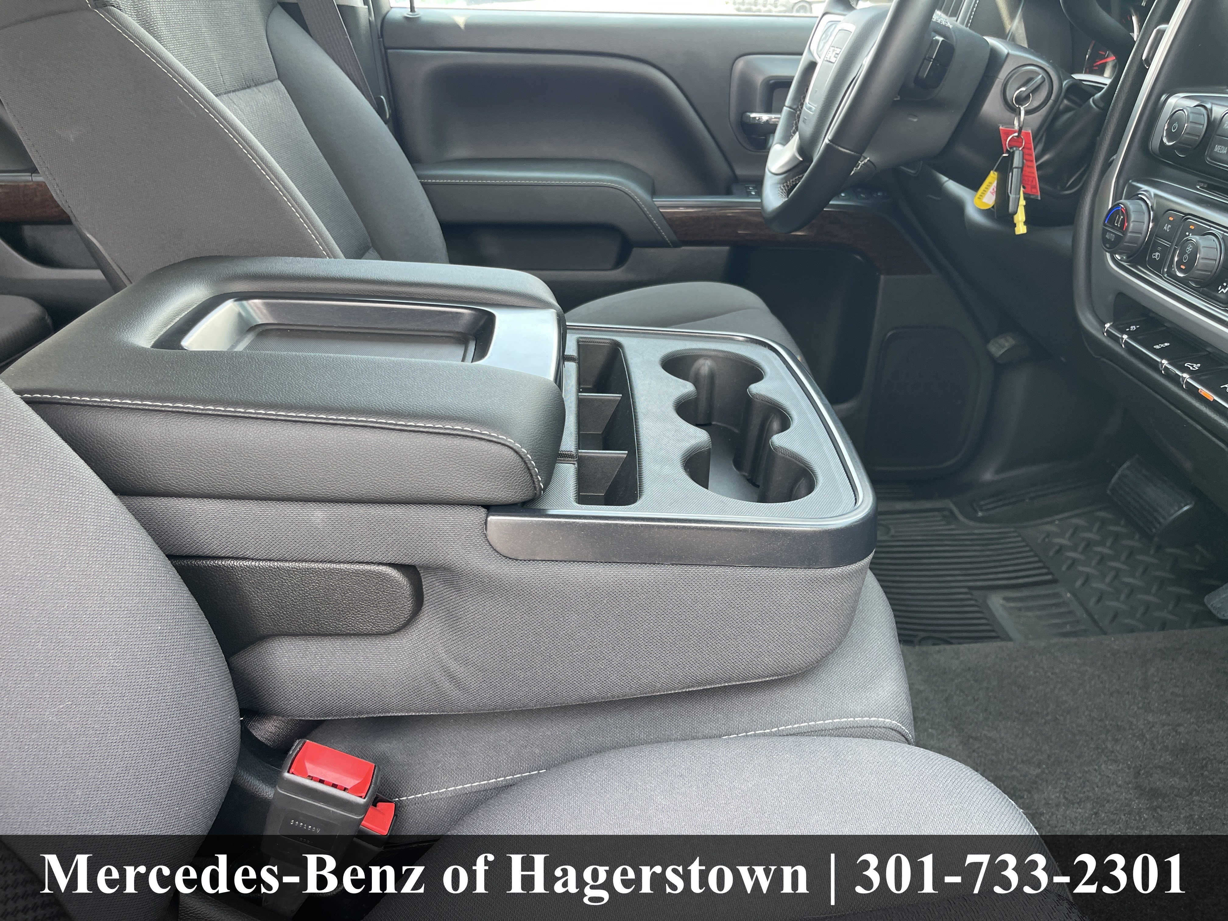 Used 2015 Quicksilver Metallic GMC SLE 4WD Crew Cab 153.0 image 24