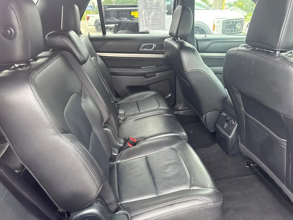 Used 2018 Red Ford XLT image 39