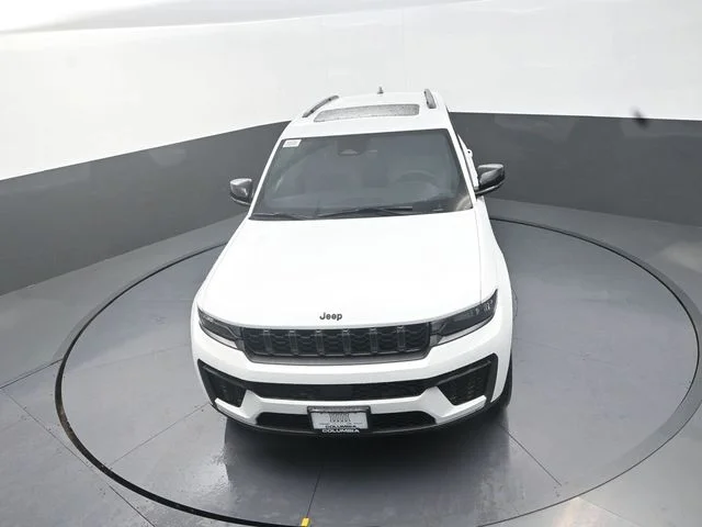 New 2026 Bright White Clear-Coat Exterior Paint Jeep Laredo Altitude image 12