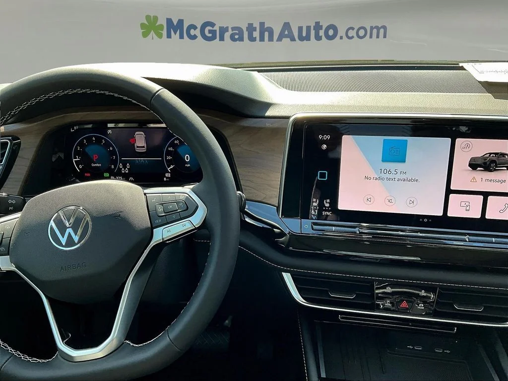 New 2026 Opal White Pearl Volkswagen 2.0T SE W/TECHNOLOGY image 6
