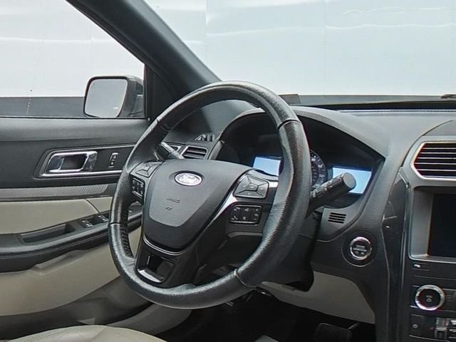 Used 2018 White Ford XLT image 35