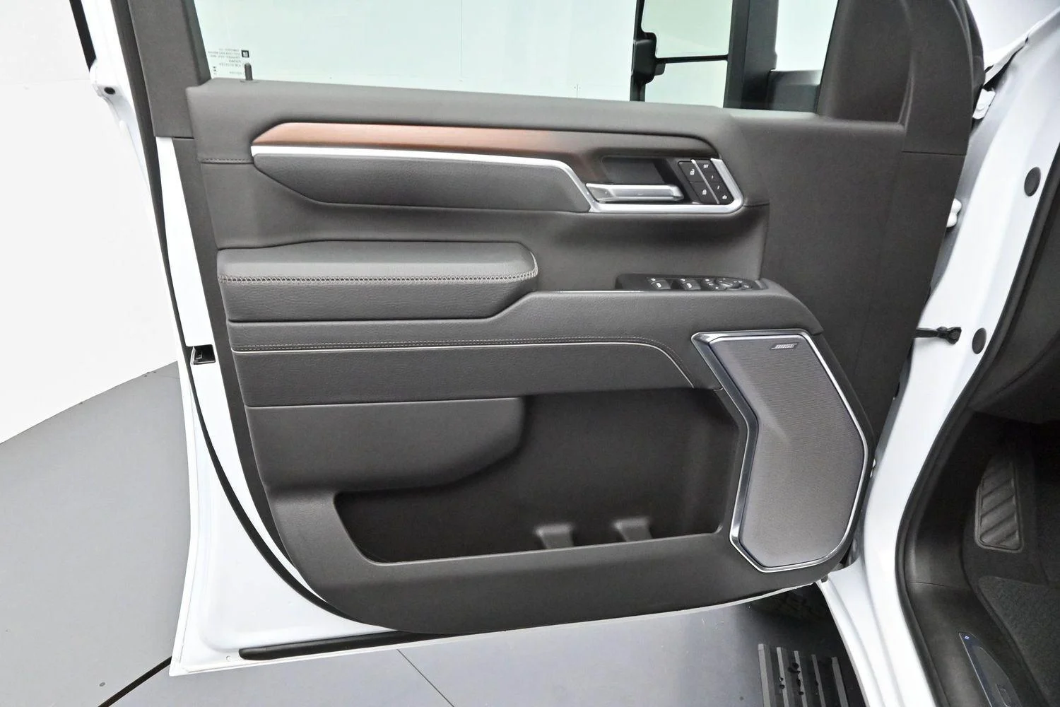 Used 2026 Summit White GMC Denali image 9
