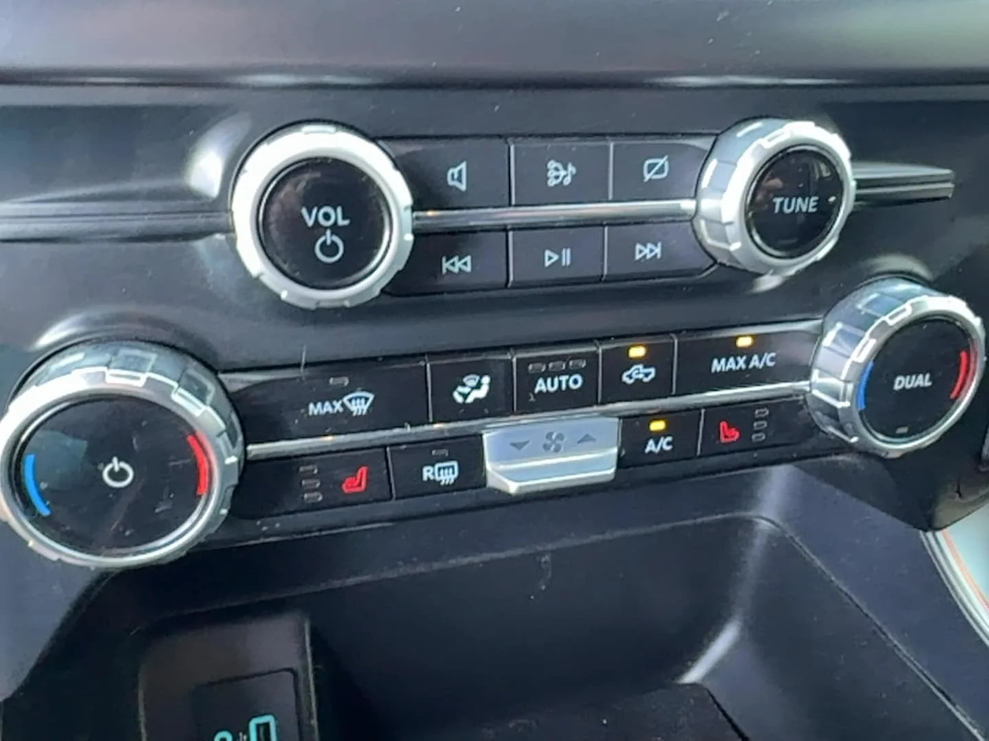 Used 2024 Gray Ford Tremor image 25