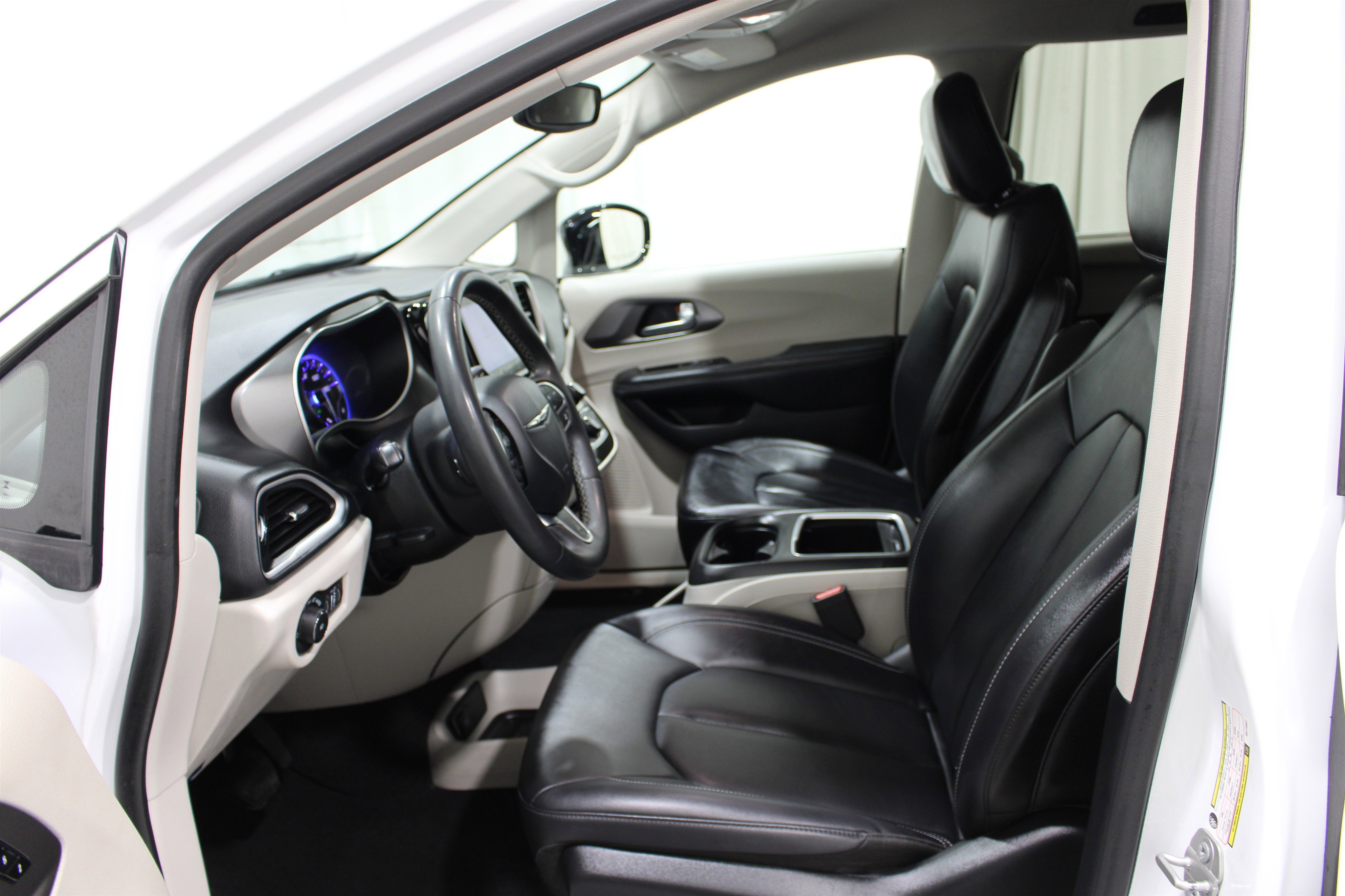 Used 2024 Bright White Clearcoat Chrysler Touring L image 3