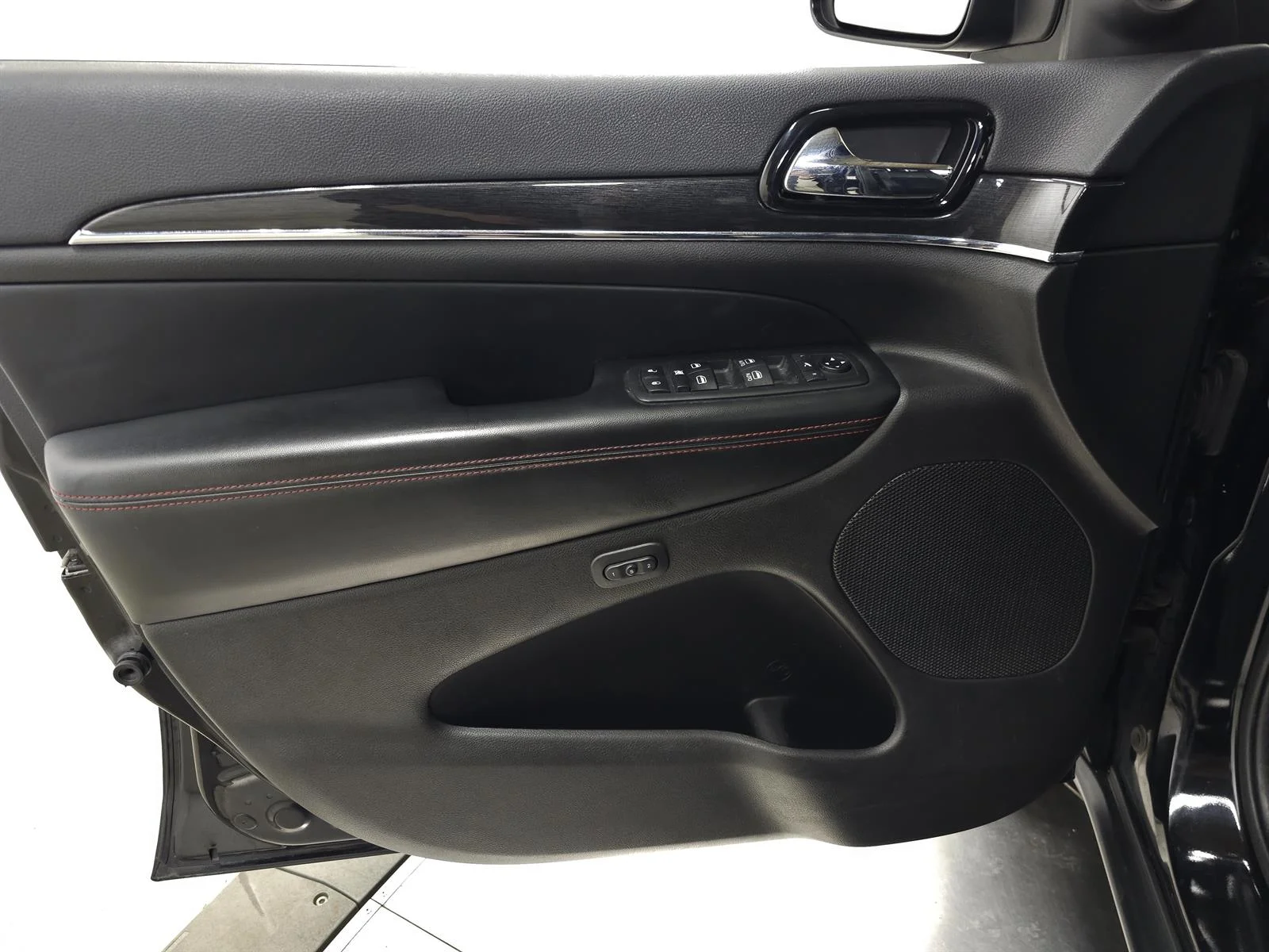 Used 2020 Black Jeep Trailhawk image 13