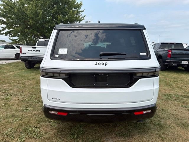New 2026 Bright White Clear-Coat Exterior Paint Jeep Upland image 7