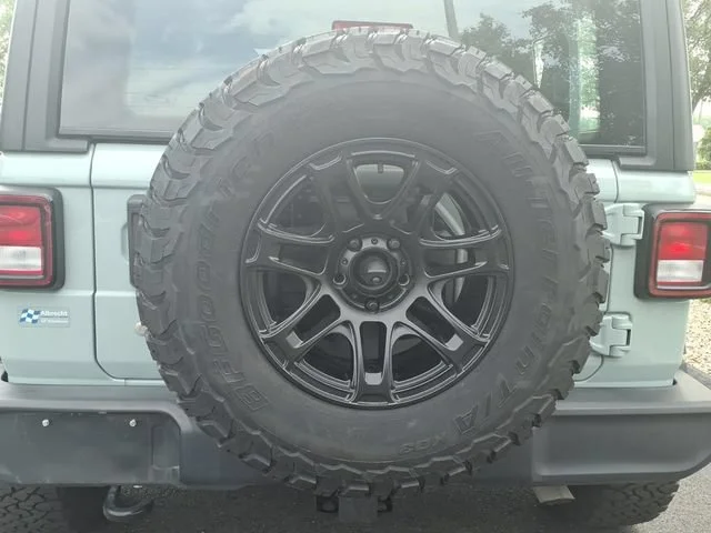 Used 2024 Gray Jeep Sport image 15