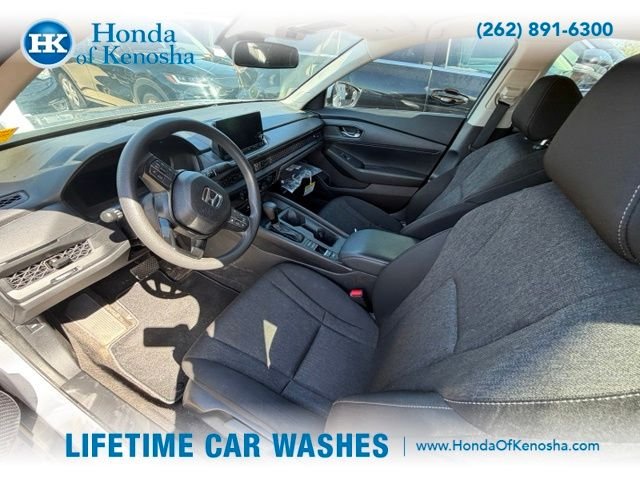 Used 2025 Solar Silver Metallic Honda LX image 6