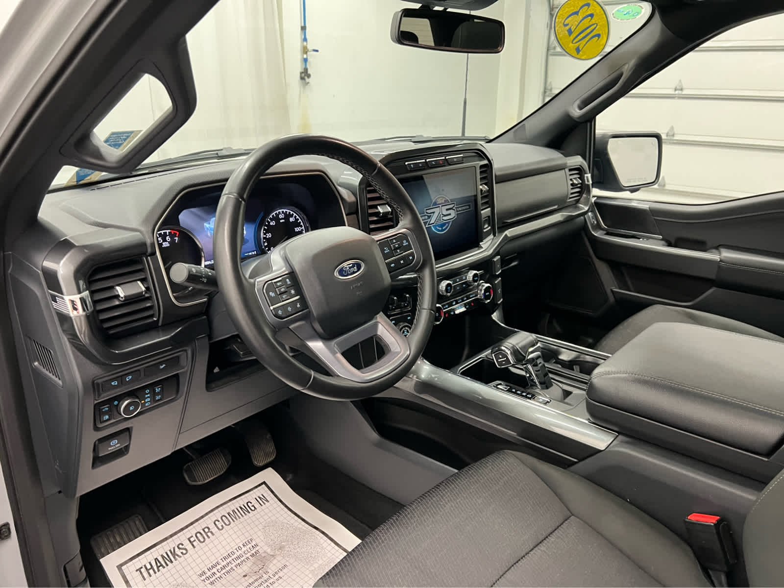 Used 2023 Avalanche Gray Ford XLT image 15