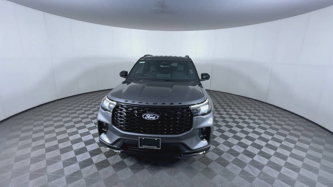 New 2027 Carbonized Gray Metallic Ford ST-Line image 3