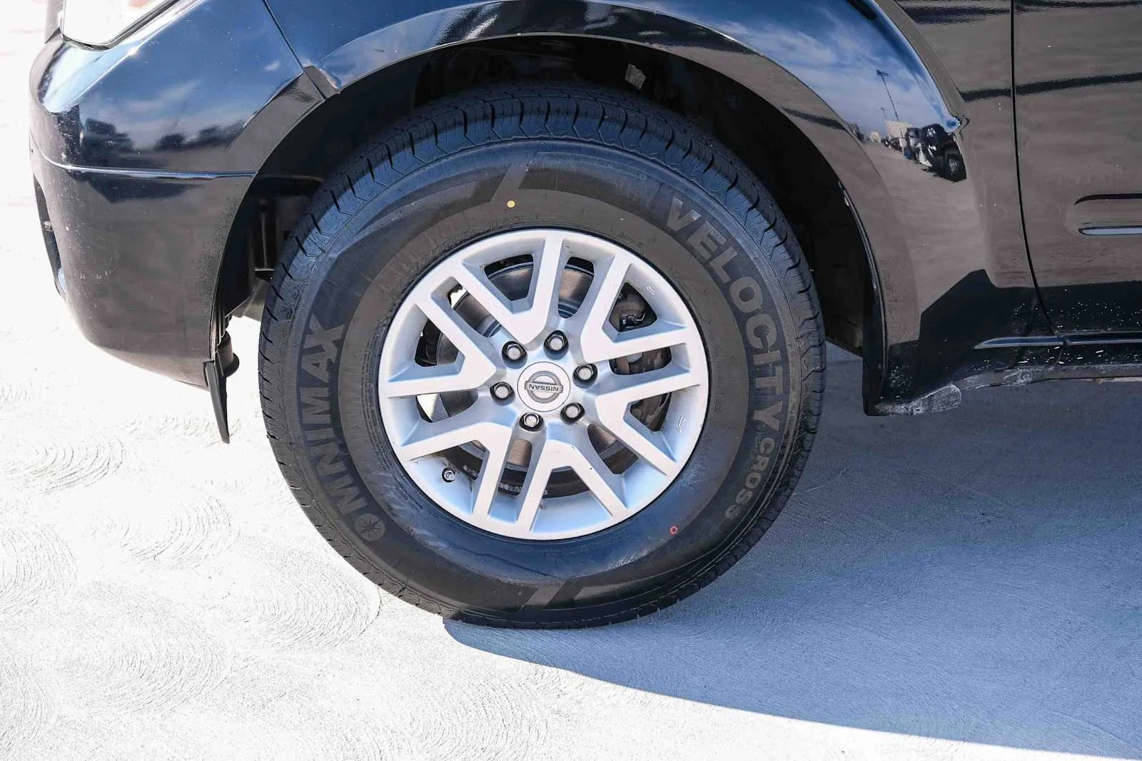 Used 2018 Magnetic Black Nissan SV V6 image 10