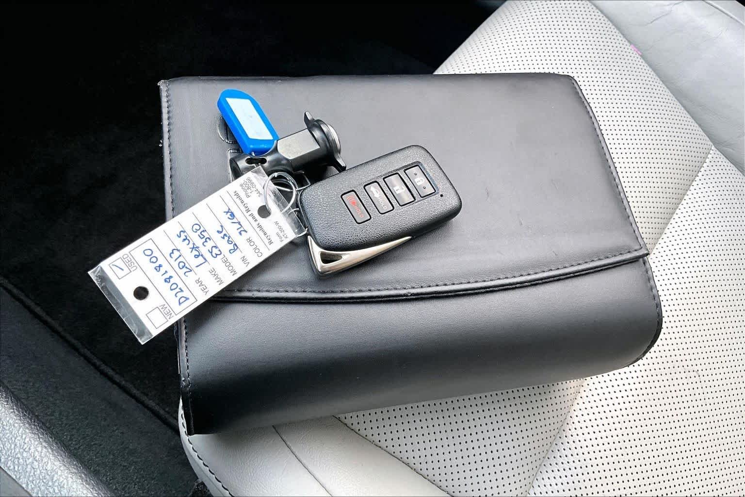 Used 2013 Silver Lining Metallic Lexus 4dr Sdn image 14