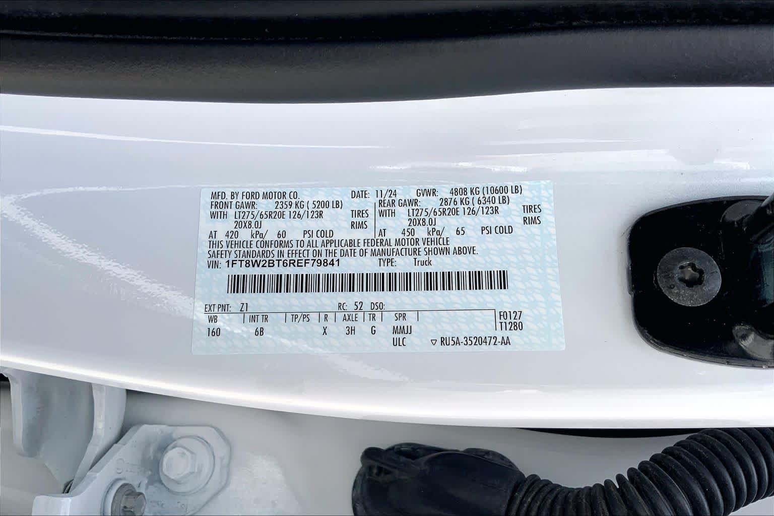 Used 2024 Oxford White Ford LARIAT image 36