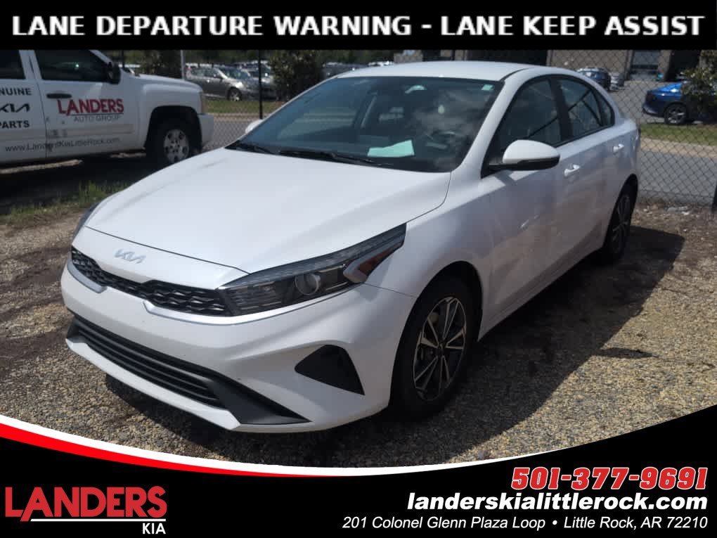 2024 Kia Forte LXS AT's photo
