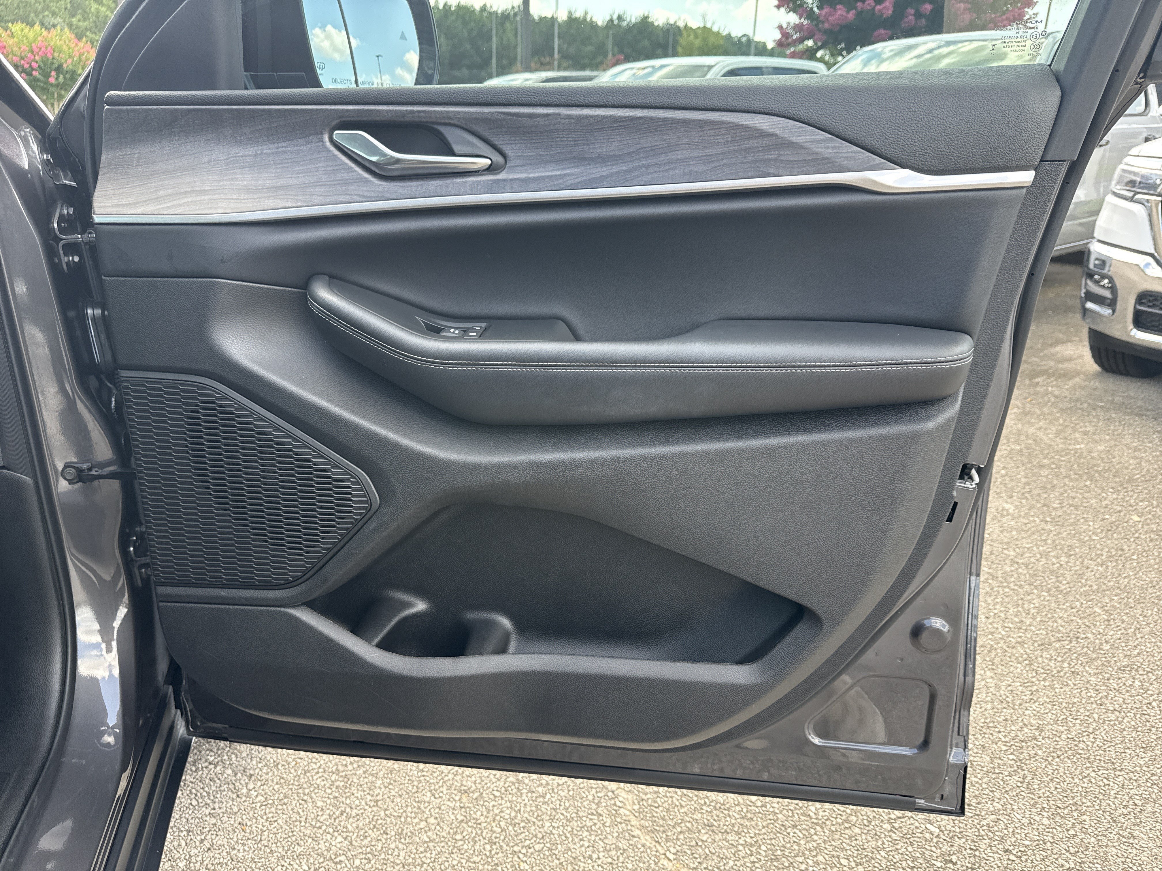 Used 2024 Baltic Gray Metallic Clearcoat Jeep Limited image 18