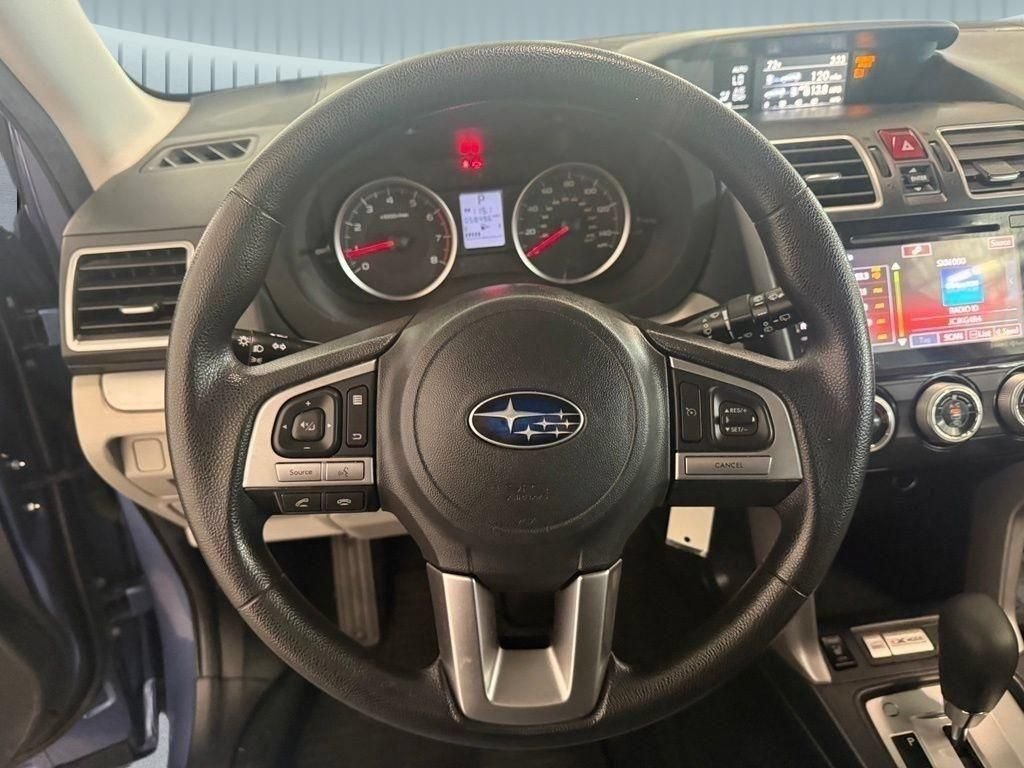 Used 2017 Blue Subaru 2.5i Premium image 10