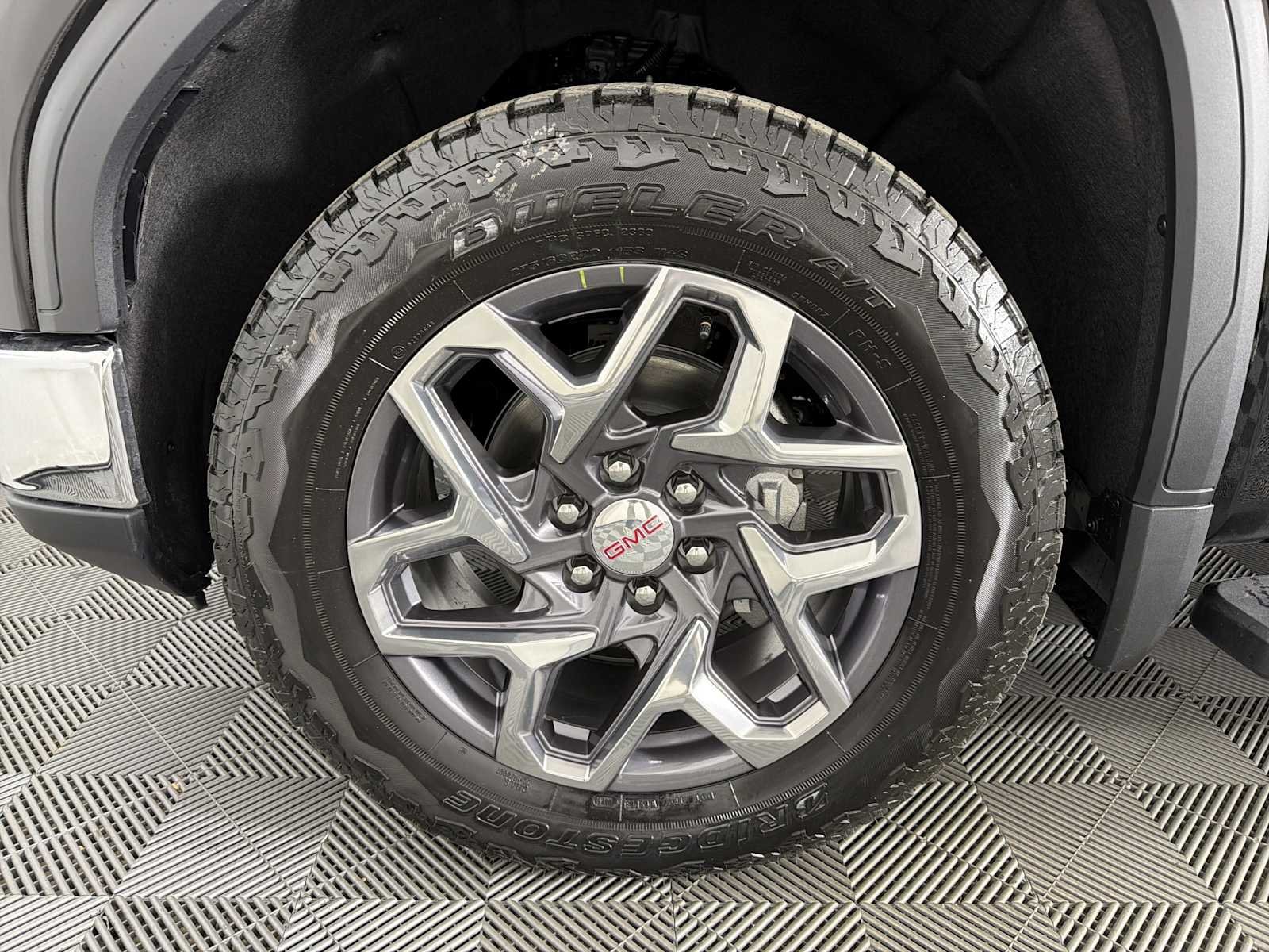 2026 GMC Sierra 1500 SLT - Photo 9