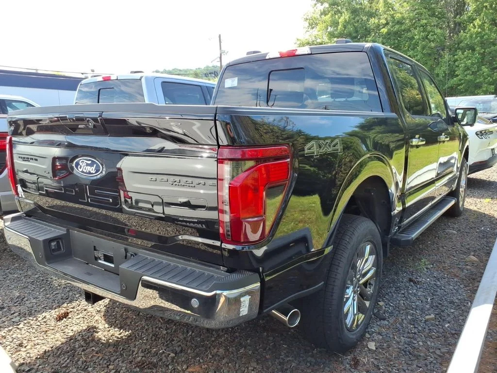 New 2026 Agate Black Metallic Ford XLT image 4