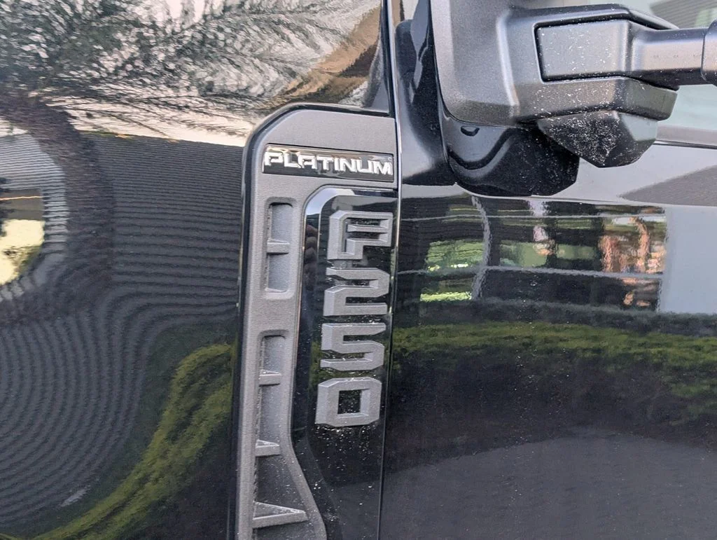 2026 Ford F-250 Super Duty Platinum - Photo 5