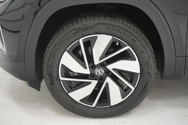 2026 Volkswagen Atlas SE w/Tech - Photo 11