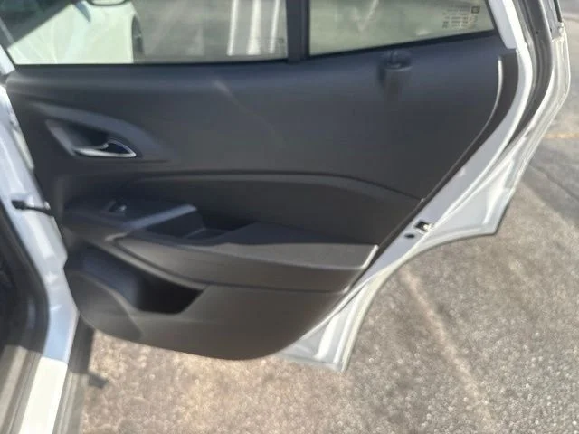 Used 2025 White Chevrolet LT image 31