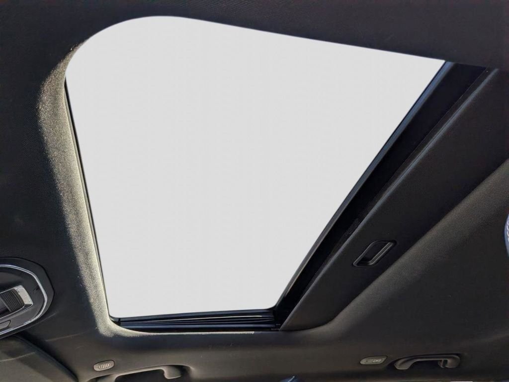 Used 2023 White Jeep Altitude X image 21