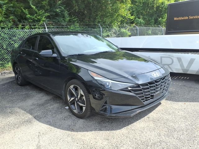 Used 2023 Phantom Black Hyundai SEL image 4
