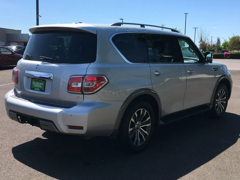 Used 2020 Silver Nissan SL image 7