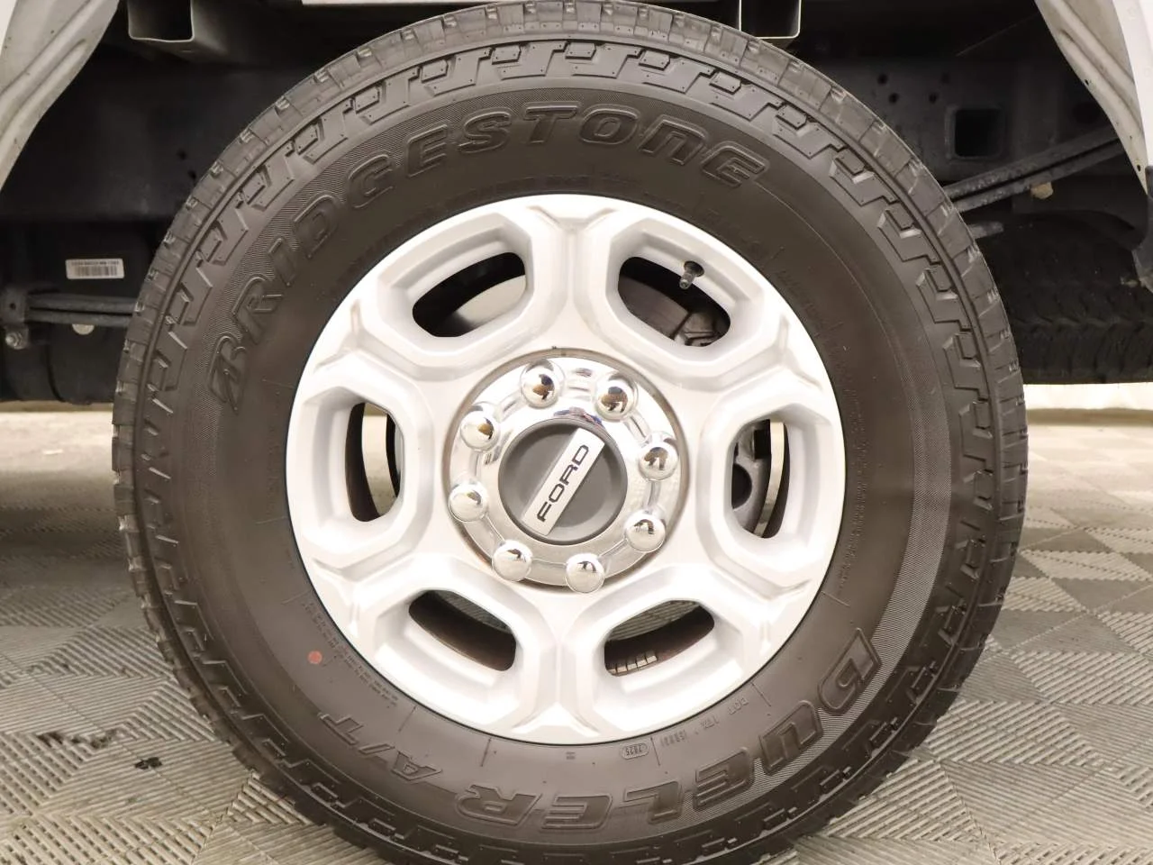 Certified Used 2026 Oxford White Ford XLT Crew Cab image 6
