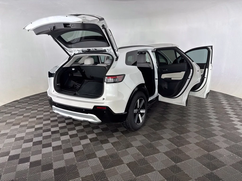 Used 2025 White Honda Touring image 15