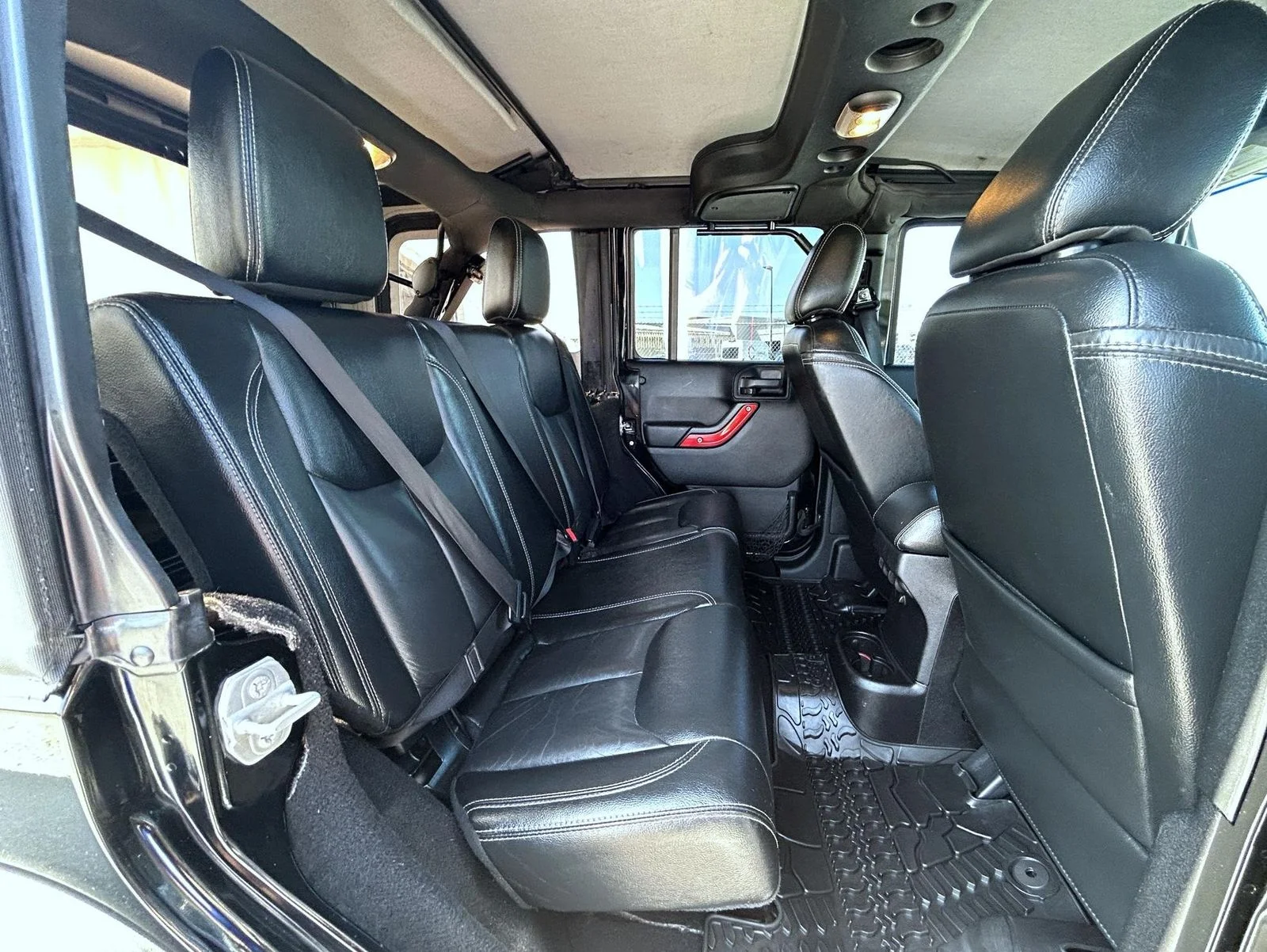 Used 2015 Black Jeep Unlimited Rubicon image 18