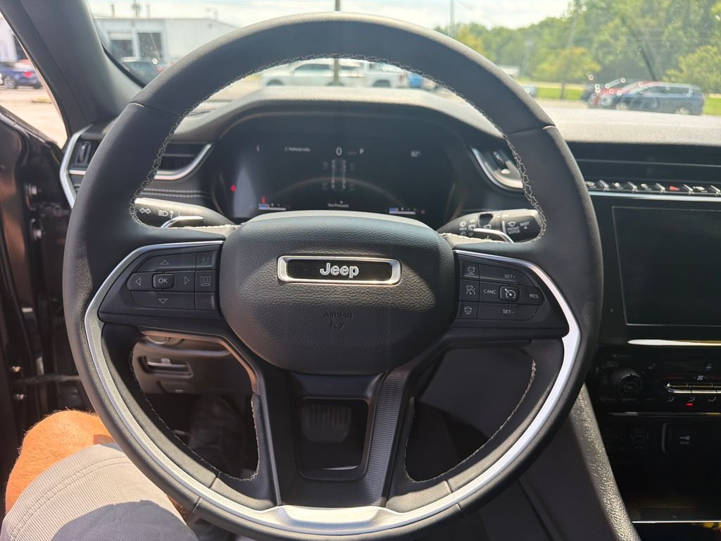 Used 2023 Gray Jeep Altitude X image 16