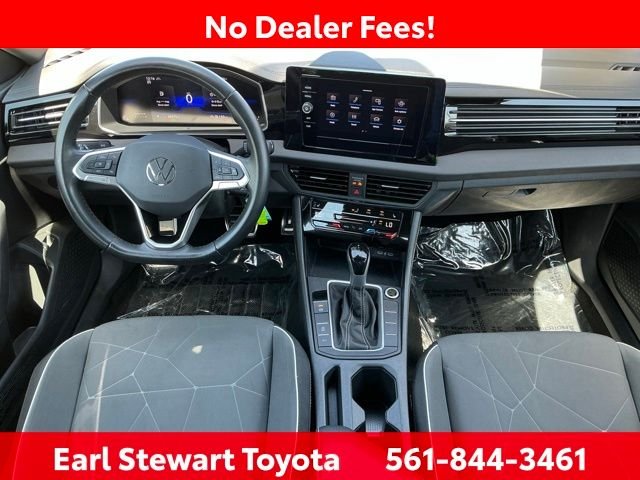 Used 2025 White Volkswagen 1.5T Sport image 28