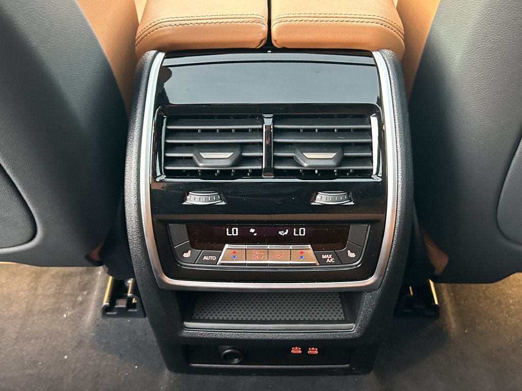 2026 BMW X5 50e - Photo 33