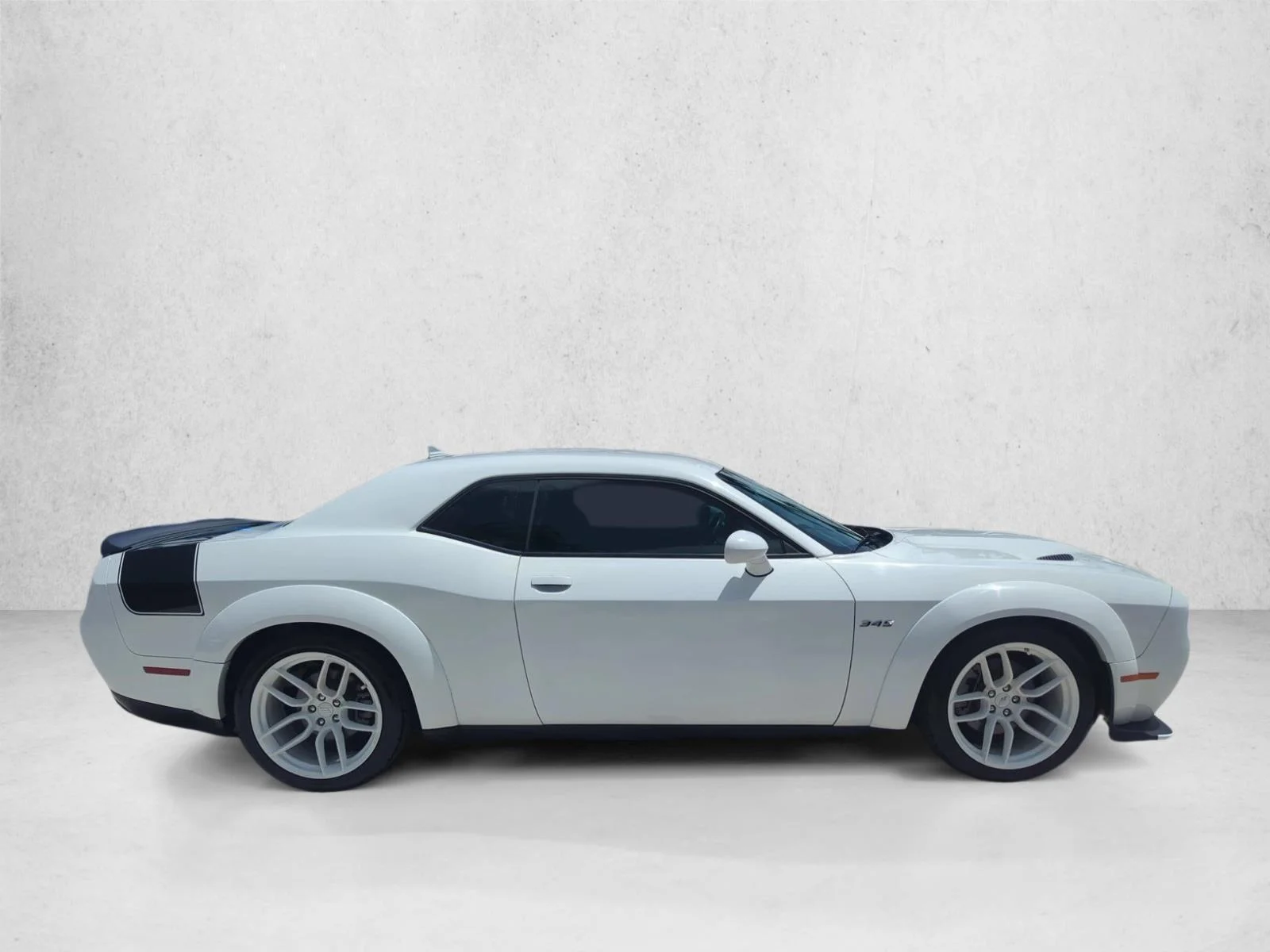 Used 2023 White Knuckle Clearcoat Dodge R/T image 4
