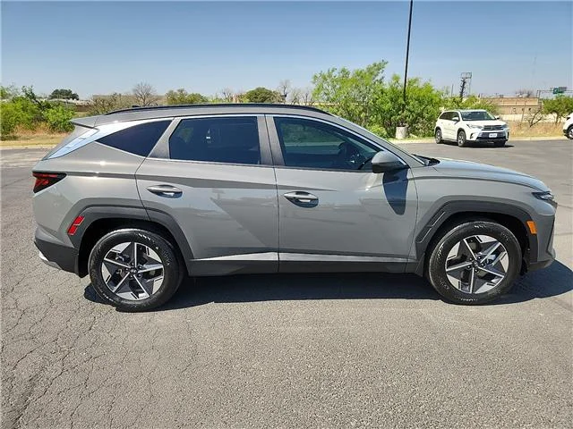 New 2026 Hampton Gray Hyundai SEL image 5