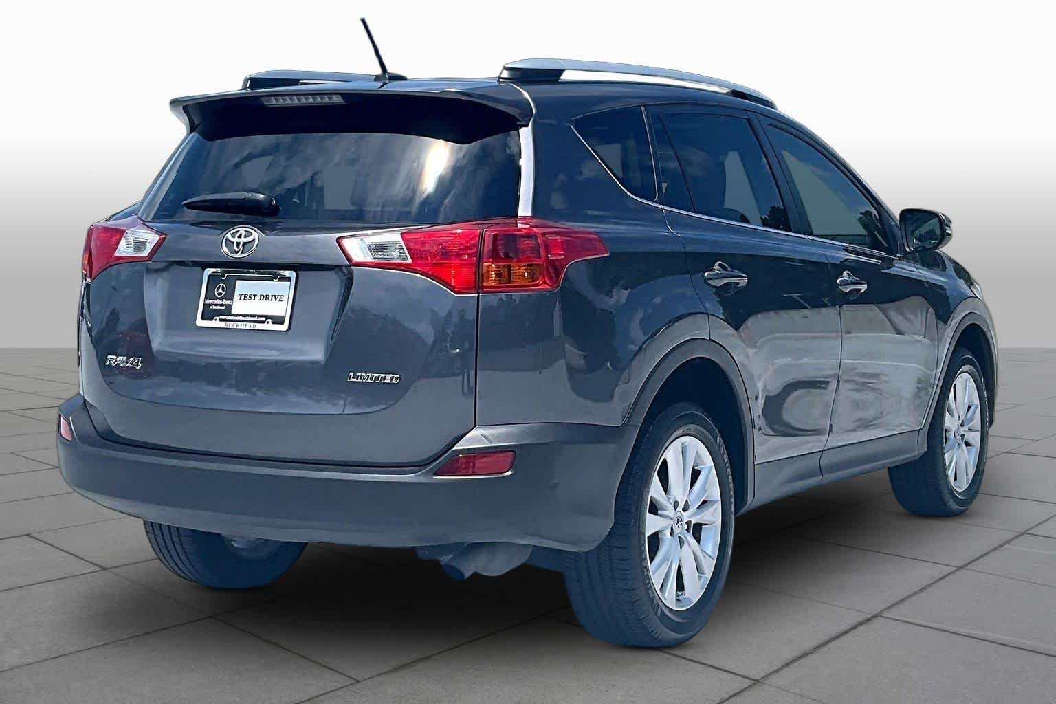 Used 2015 Magnetic Gray Metallic Toyota Limited image 12