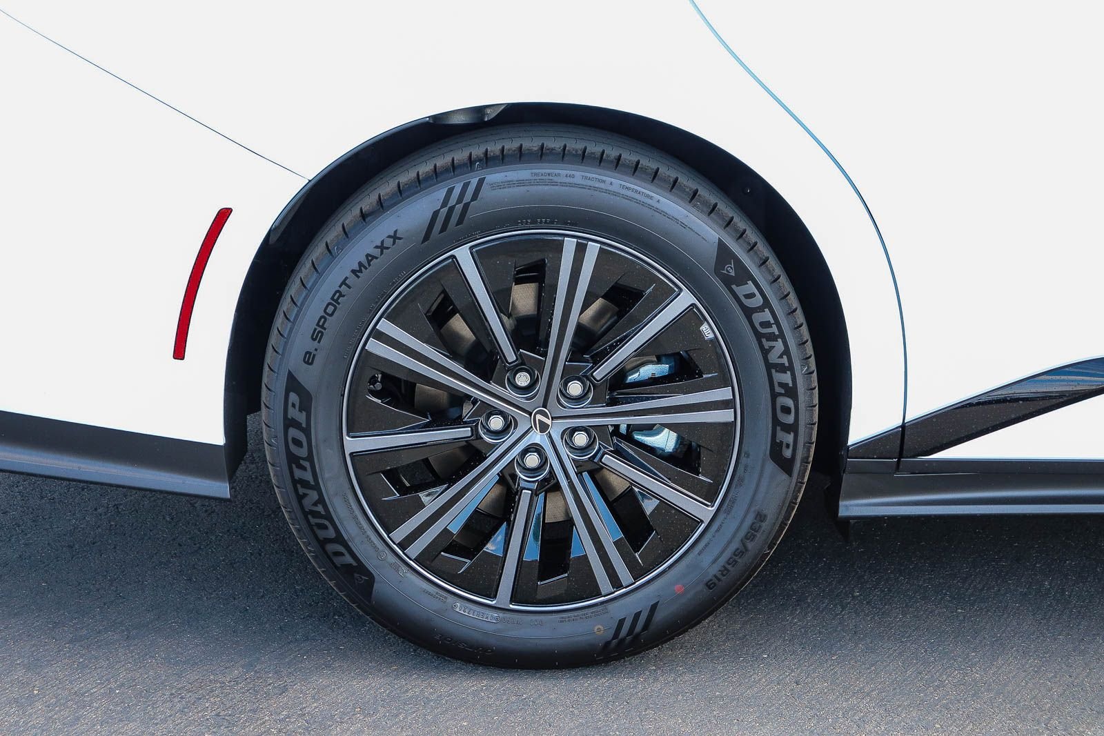 New 2026 Ultra White Lexus ES 350e PREMIUM image 9