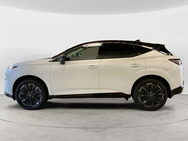 New 2026 White Nissan Platinum image 2